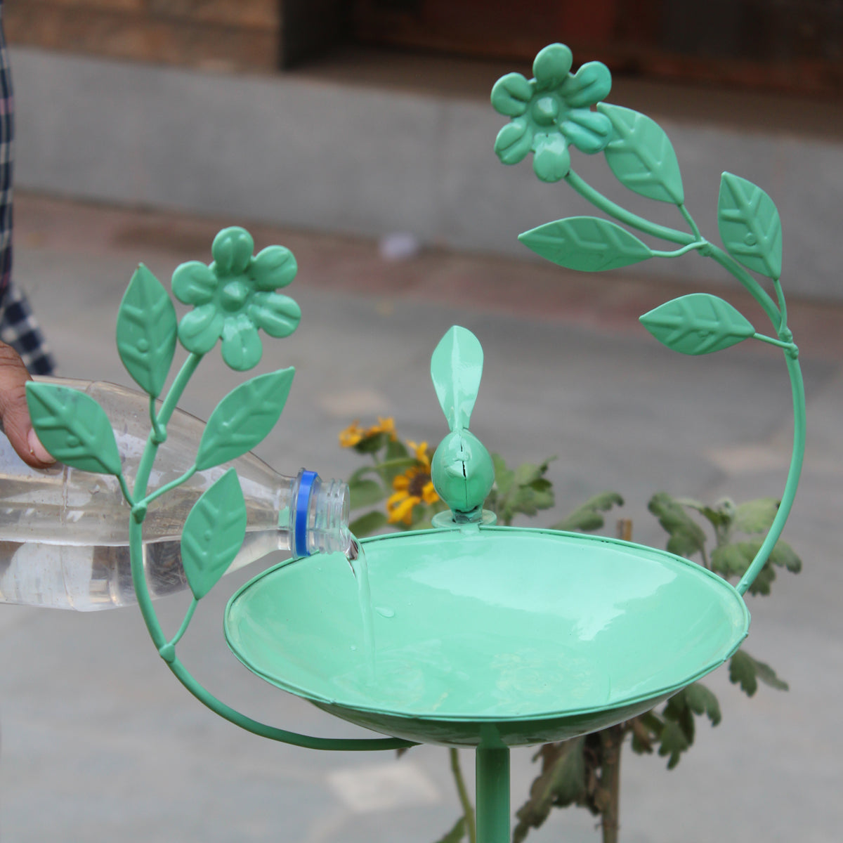 Our Green Window Metal Birdfeeder| bird bath Stand Green Color