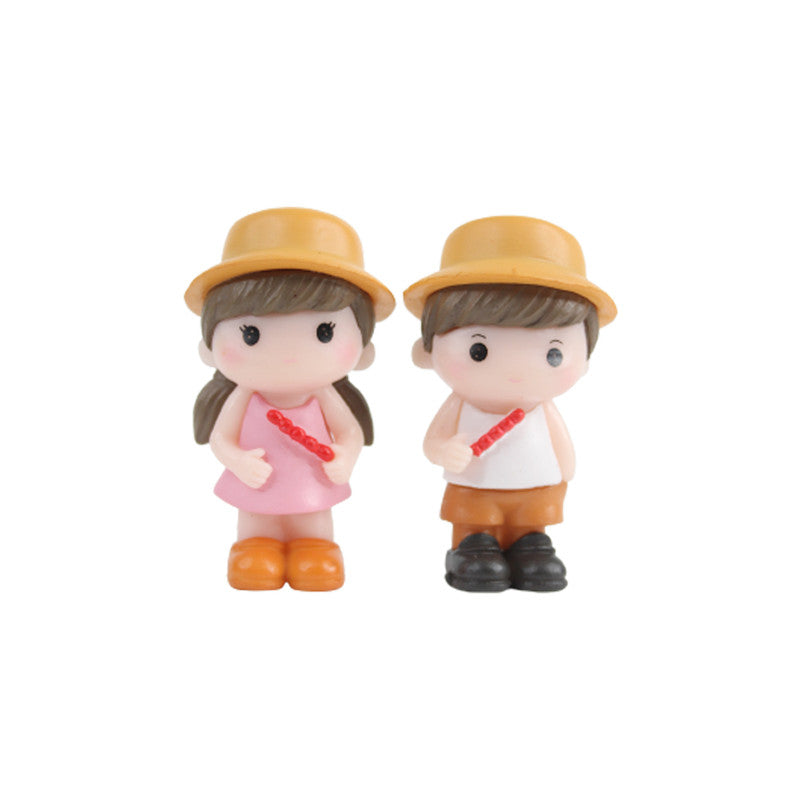 Hat couple-2 (Beige)( Miniature toys , cake toppers , small figuine, Valentine couple)