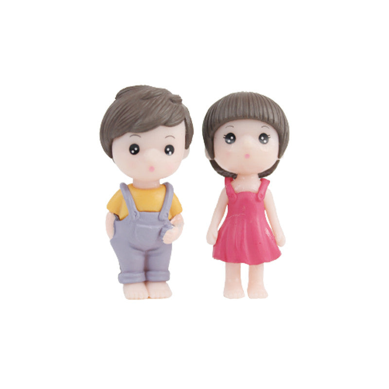 Gallace Couple-1 ( Miniature toys , cake toppers , small figuine, Valentine couple)