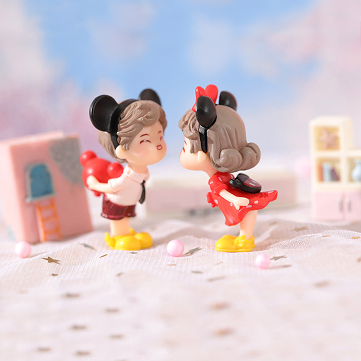 Mickey and Minni Couple( Miniature toys , cake toppers , small figuine, Valentine couple)