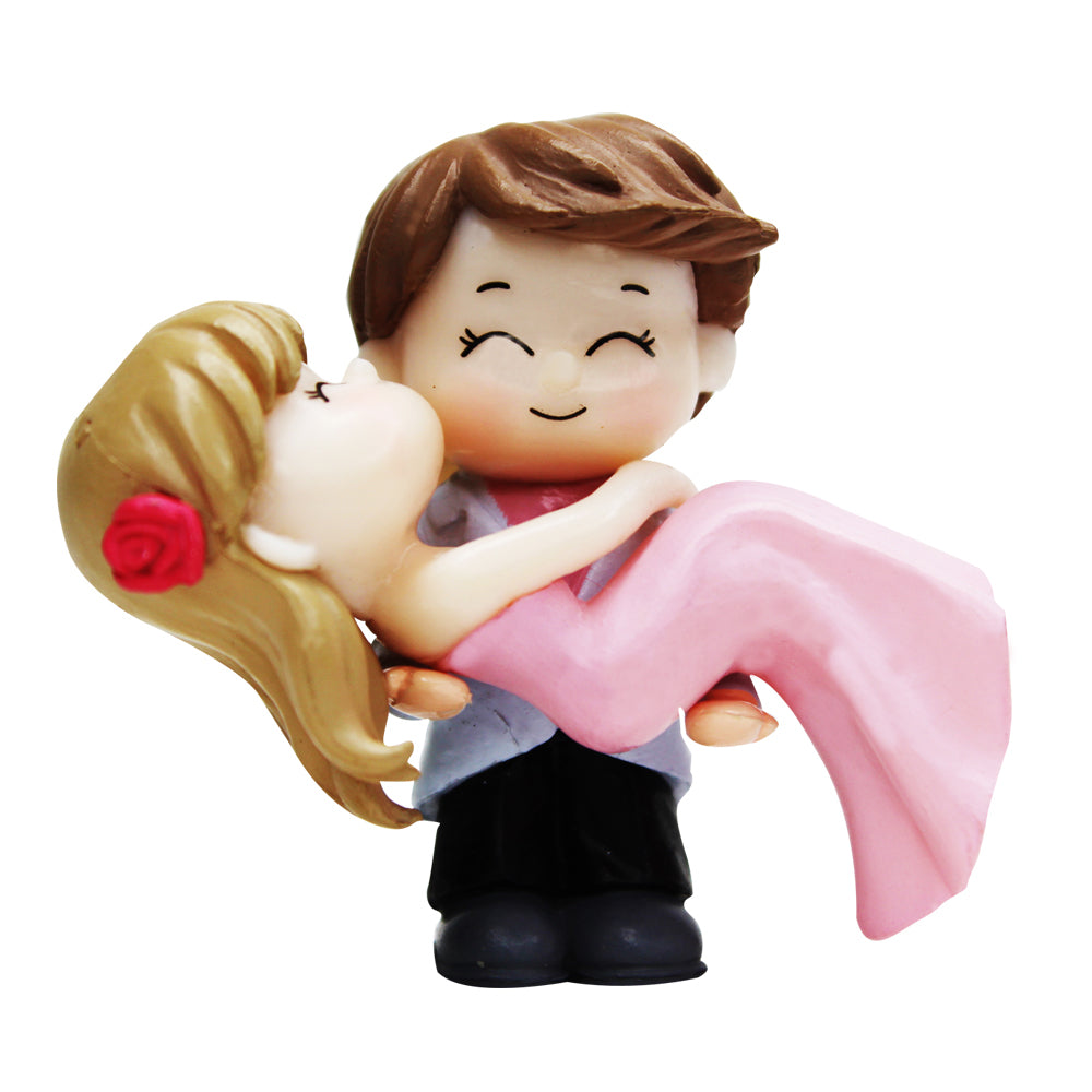 Miniature Toys : (Set of 1) Boy Holding Girl couple