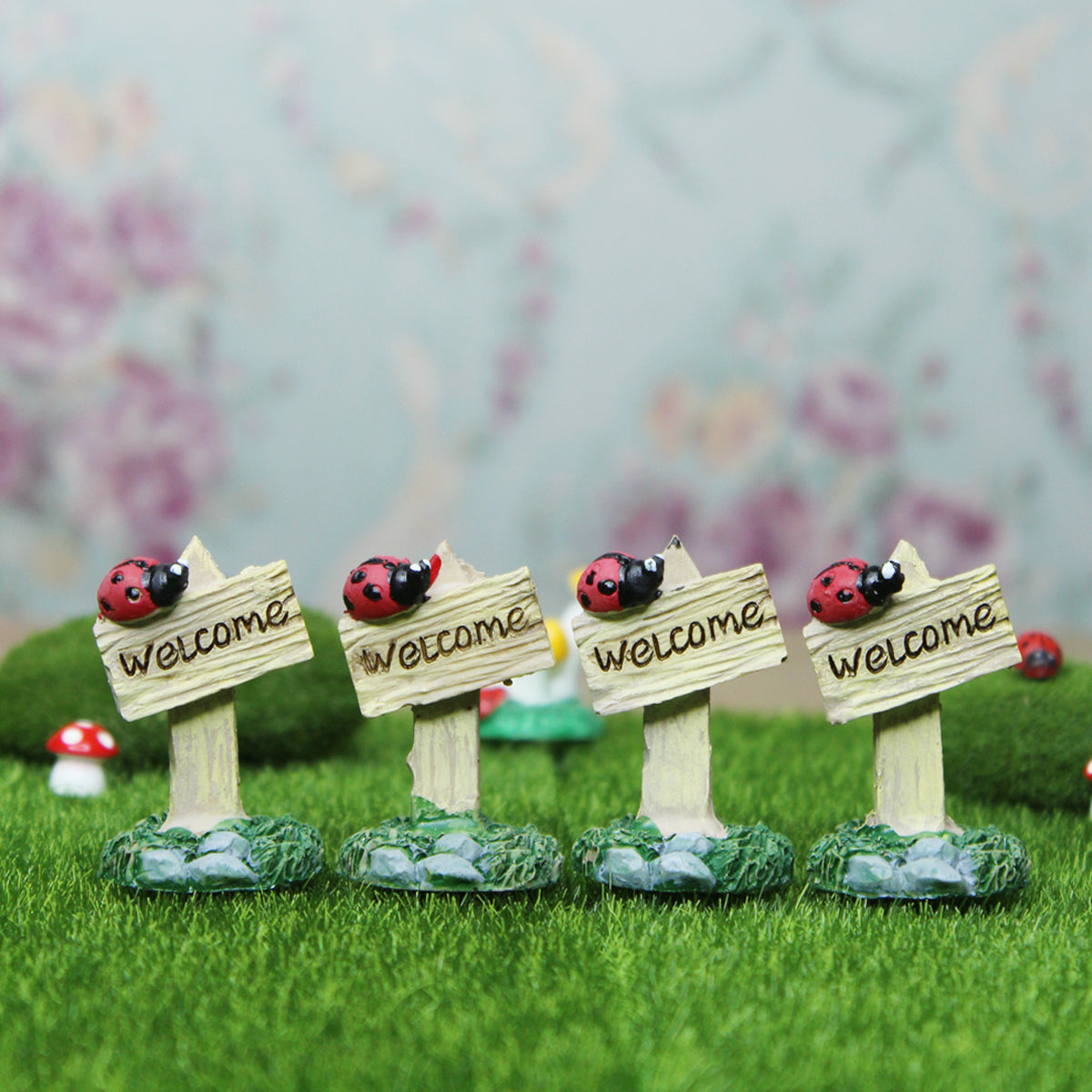 Miniature Toys : (Set of 4) Ladybug on Sign Board