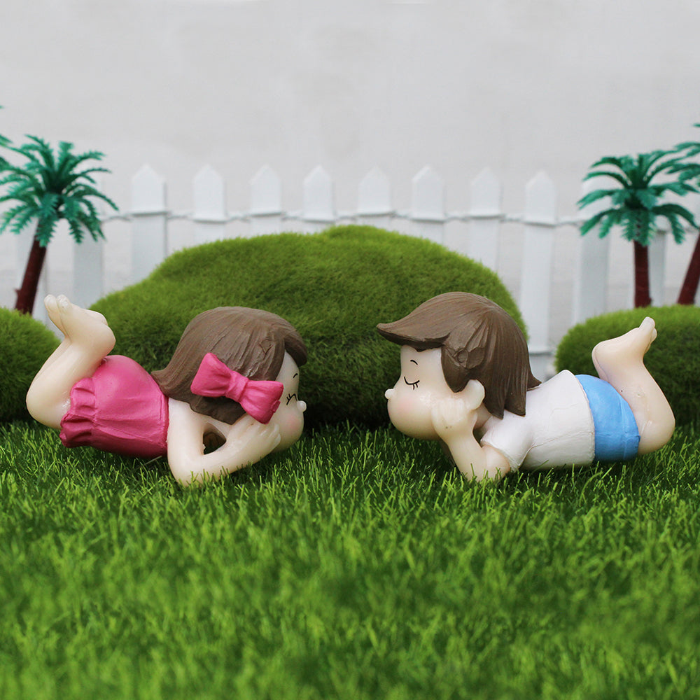 Miniature Toys : Lying Boy and Girl for Fairy Garden Accessories