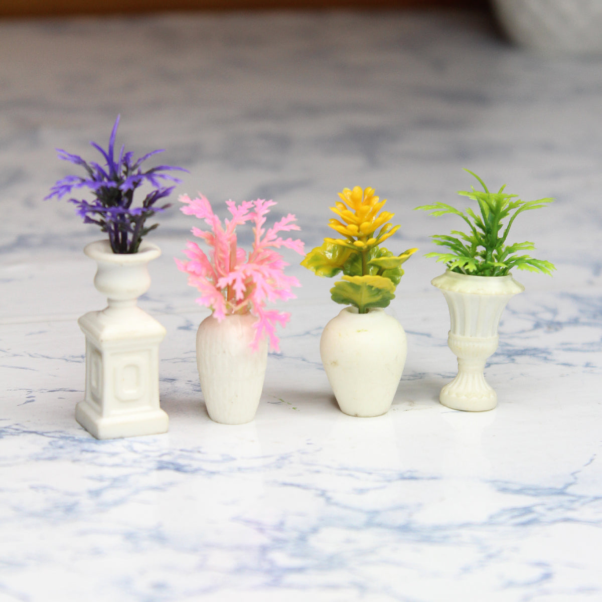 Wonderland imported miniatures ( pack of 4 ) flower vase