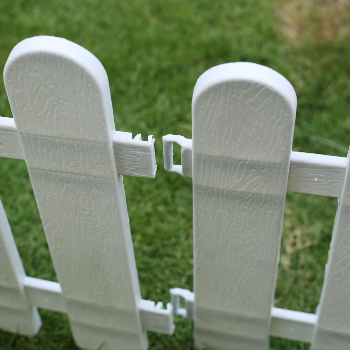 Pack of 4 : PP Picket self Standing Fence for Indoor/Outdoor Garden