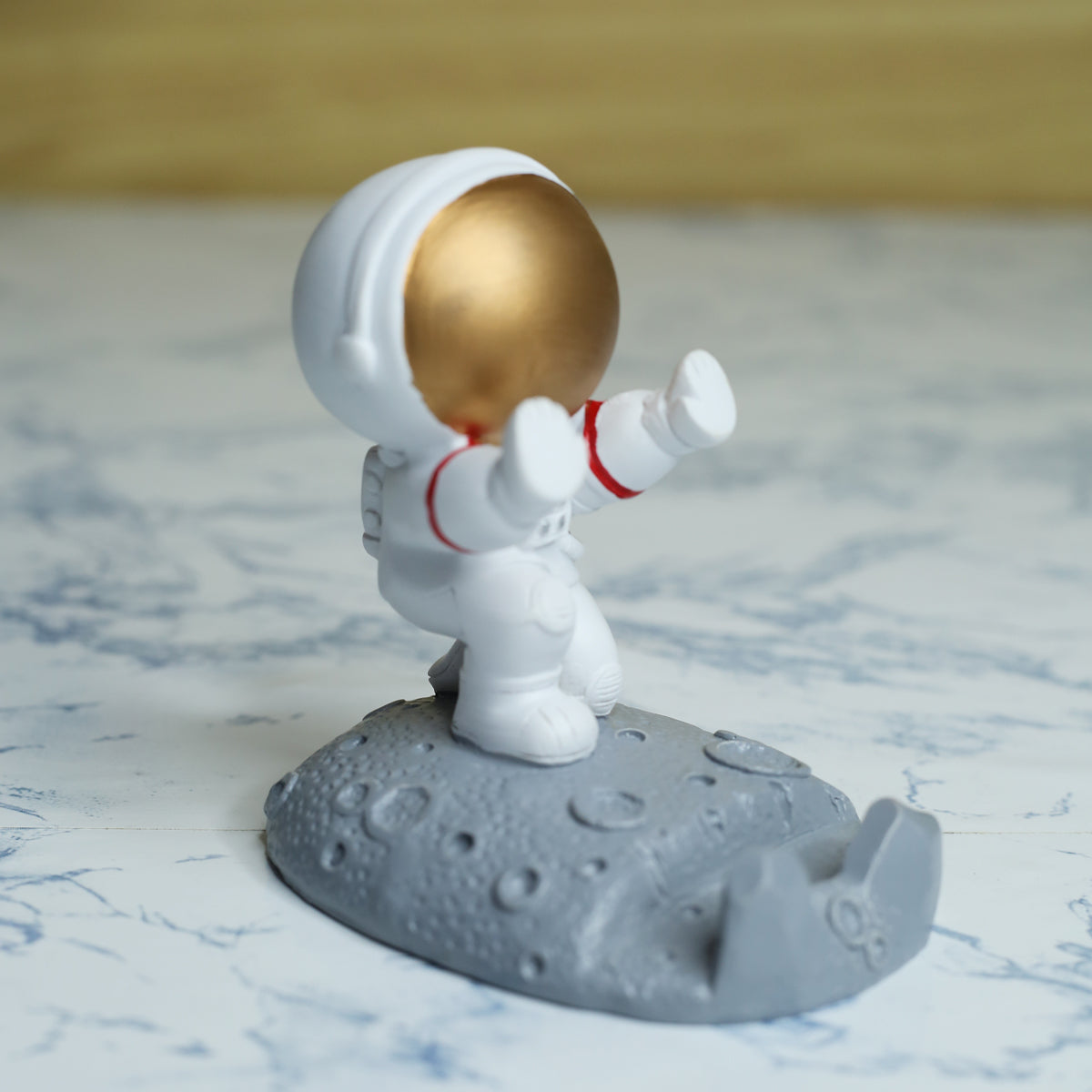 Wonderland Astronut Phone Stand-Golden| table top phone stand