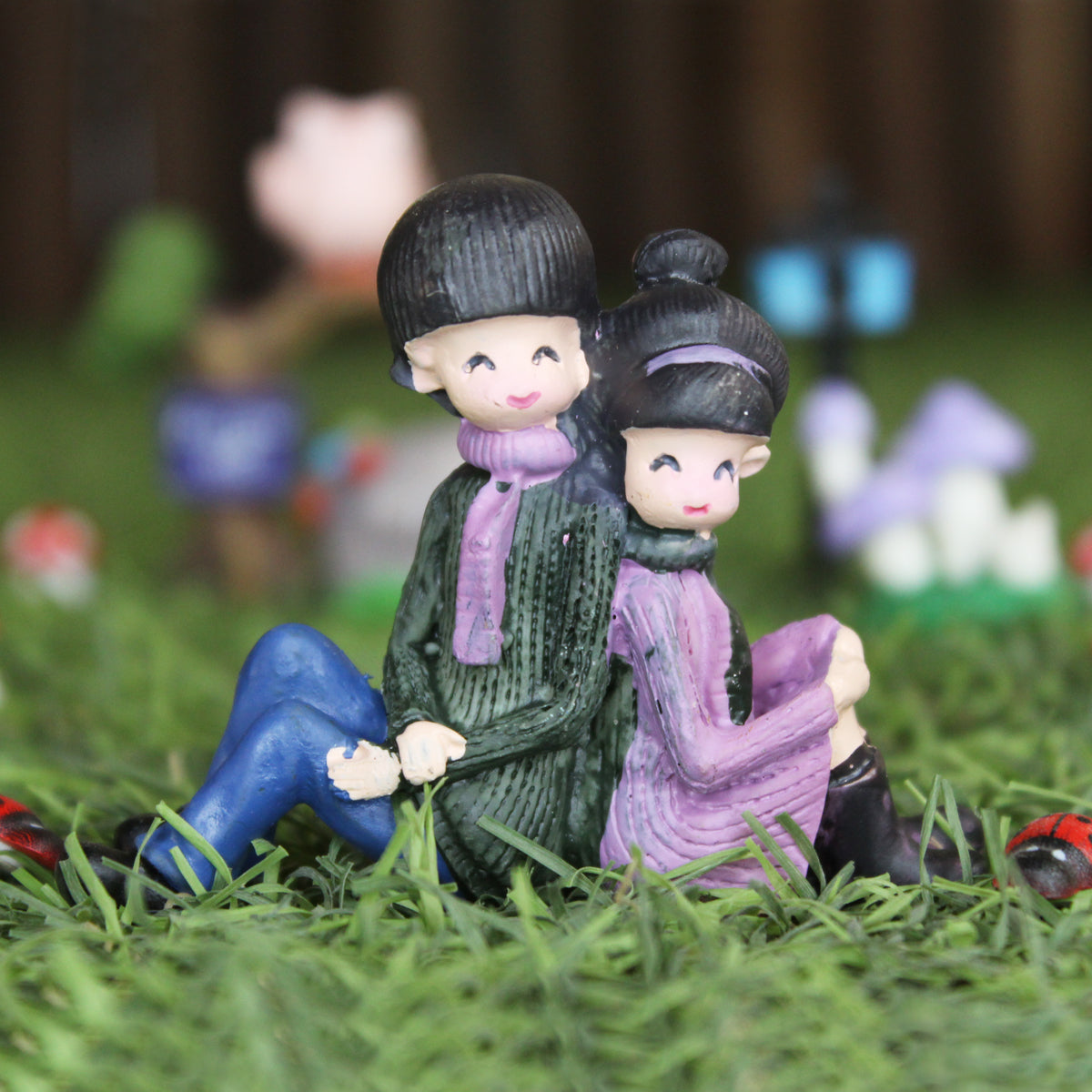 Miniature Toys : (Set of 2) Couple Sitting with Back for Fairy Garden Accessories