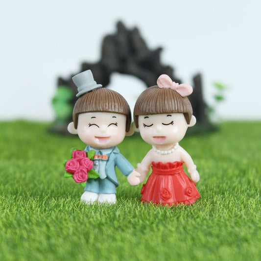 Wonderland ( Set of 2 ) Wedding Bride & Groom (Red & Blue)  Miniature toys