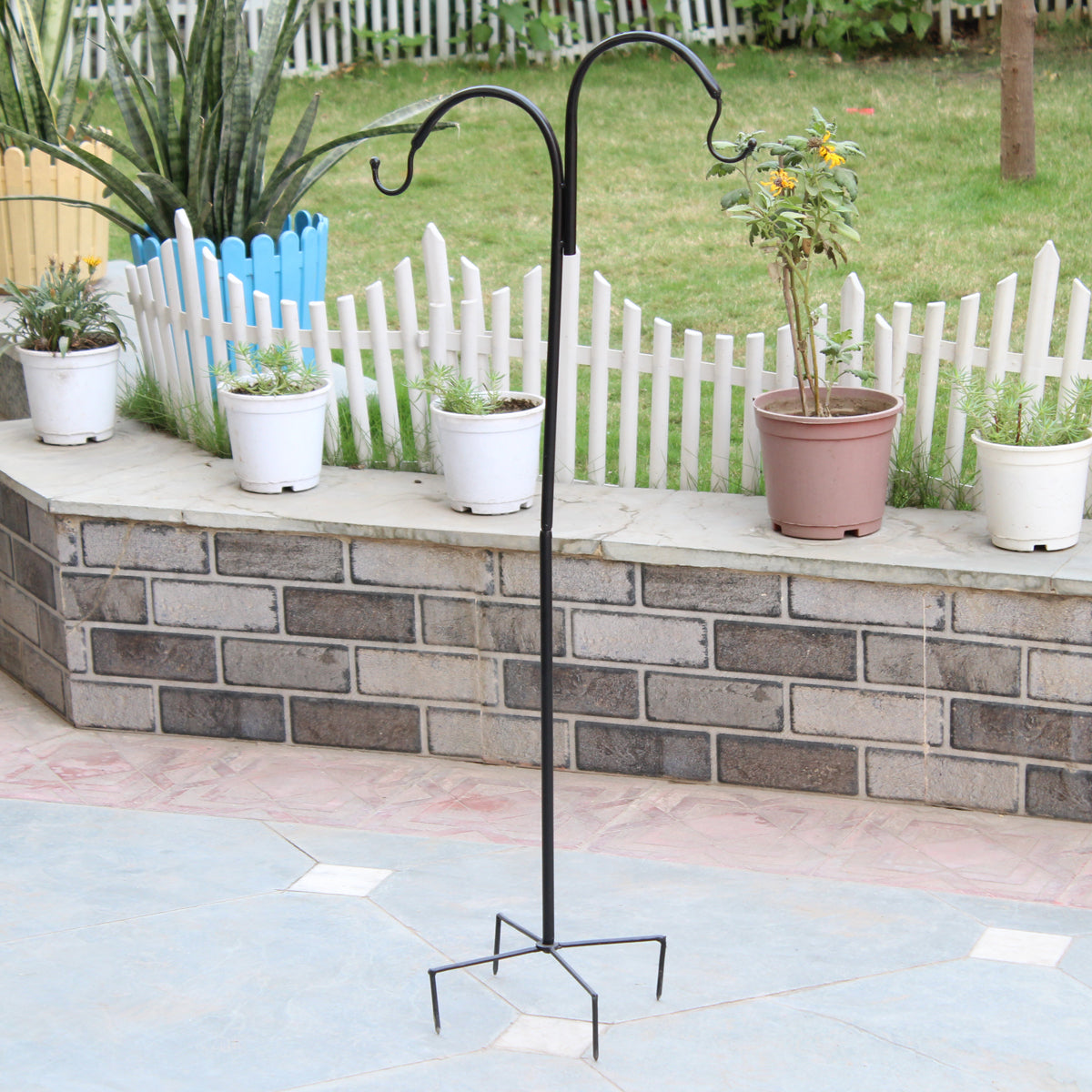 Wonderland Metal Stand Black Color with 2 hooks