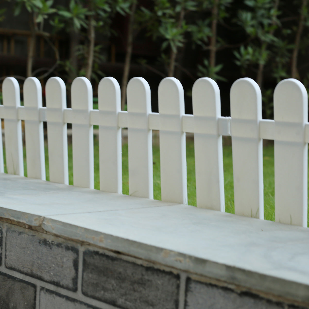 Pack of 8 : PP Picket self Standing Fence for Indoor/Outdoor Garden