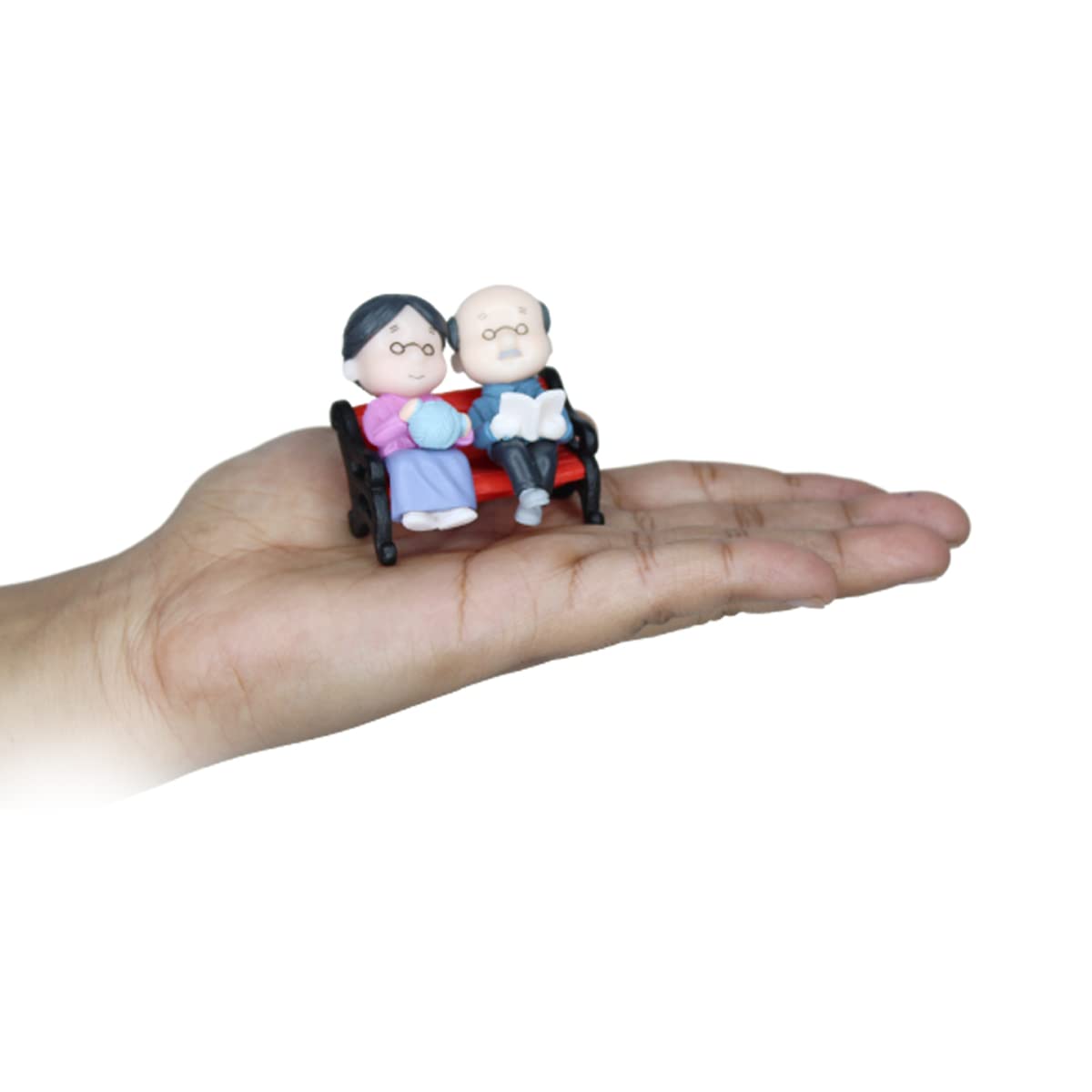 Miniature Toys : Old Couple on Bench