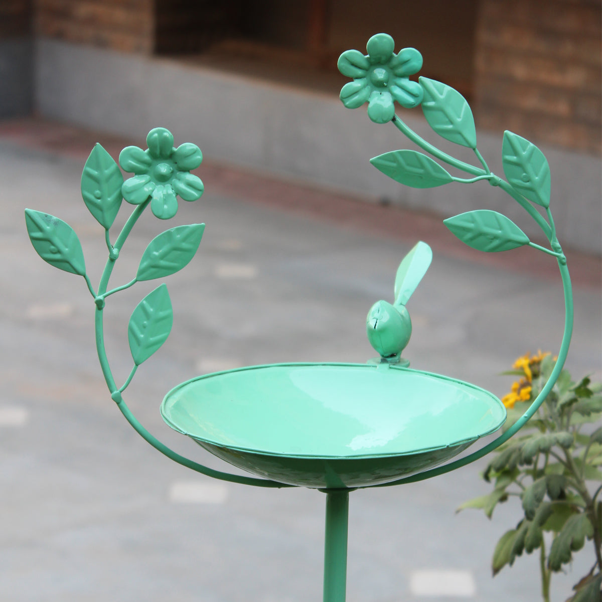 Wonderland Metal Birdfeeder| bird bath  Stand Green Color