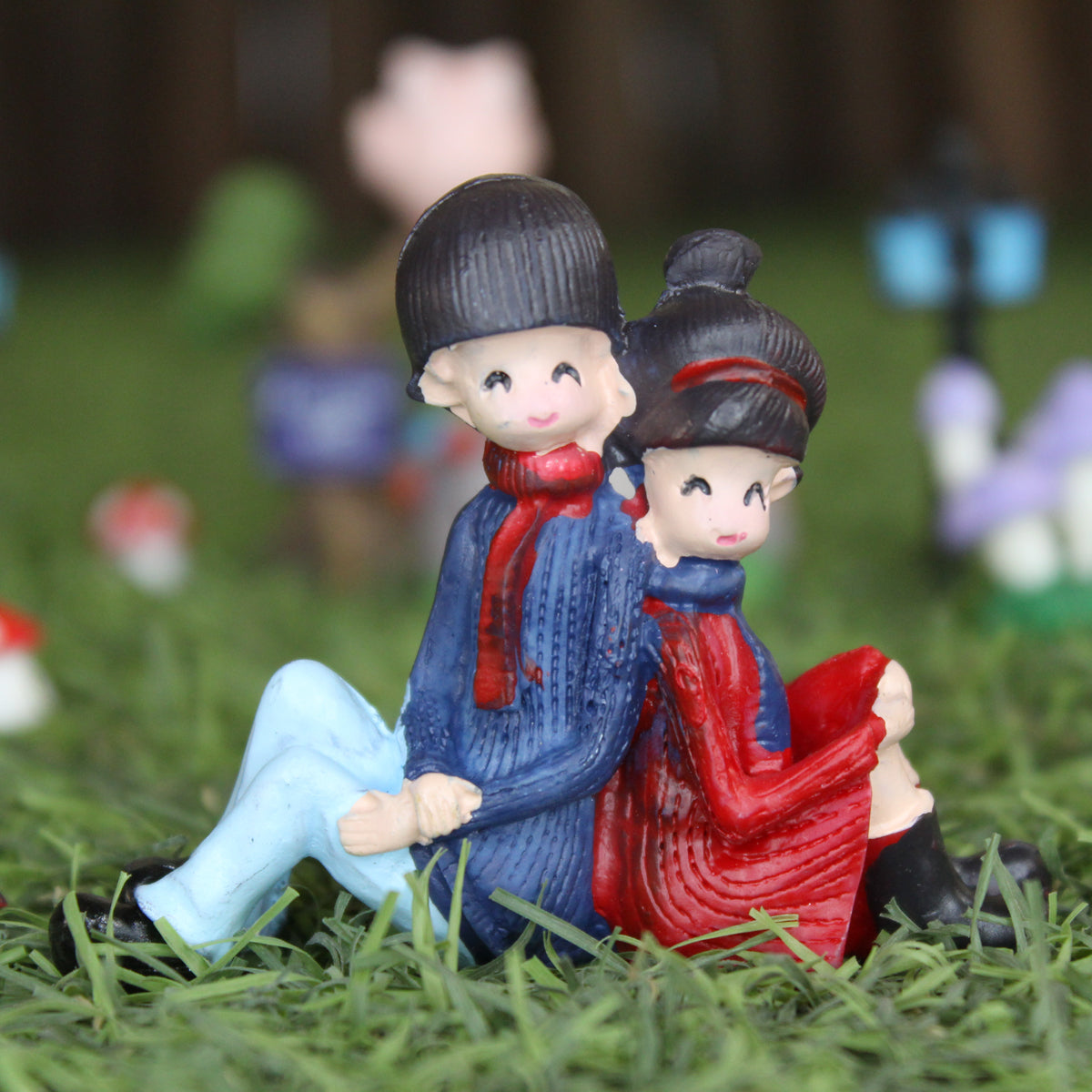 Miniature Toys : (Set of 2) Couple Sitting with Back for Fairy Garden Accessories